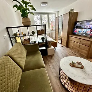 Luna Apartament Ostrawa