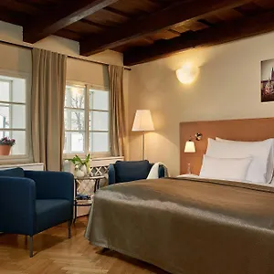 Otel Mostecka 12